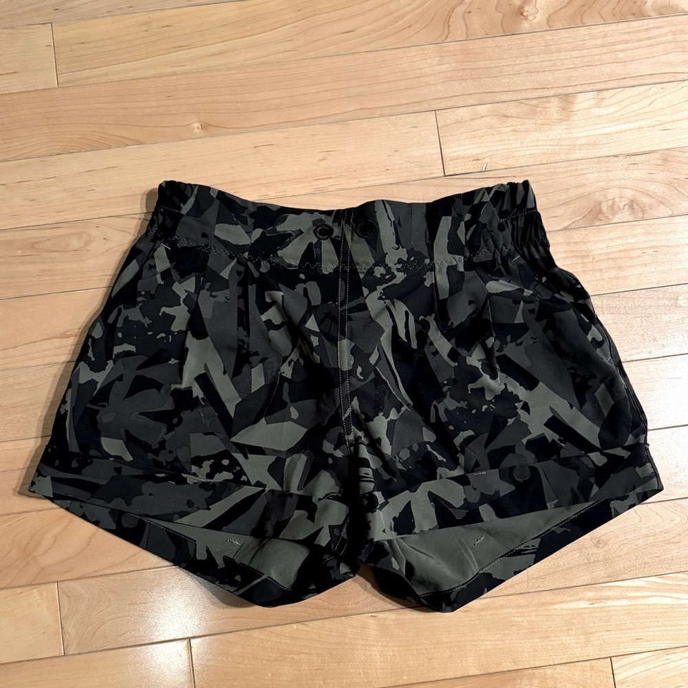 Lululemon cuffed shorts